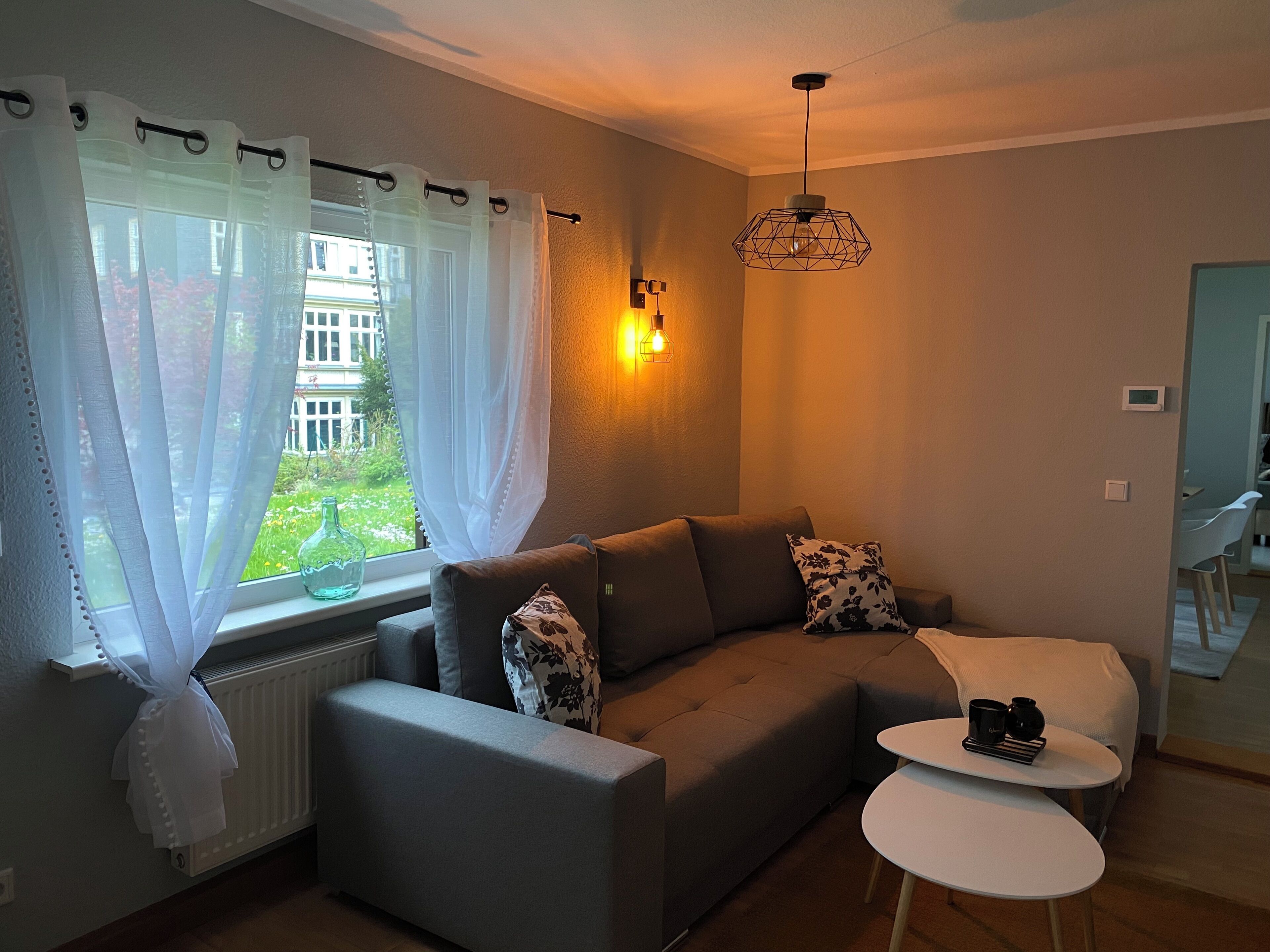 Fernseher, Bücher, Stereoanlage