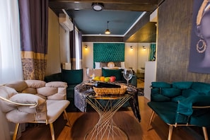 Deluxe Room | Premium bedding, minibar, in-room safe, individually decorated - MOONDAY HOTEL (Talas)