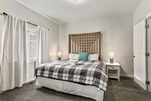 7 bedrooms, iron/ironing board, free WiFi, bed sheets
