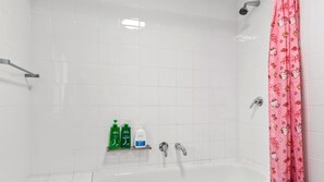 وحدات دش مع أحواض استحمام