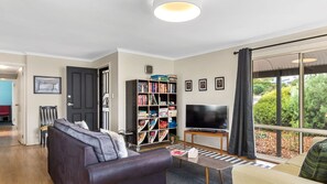 TV, DVD player