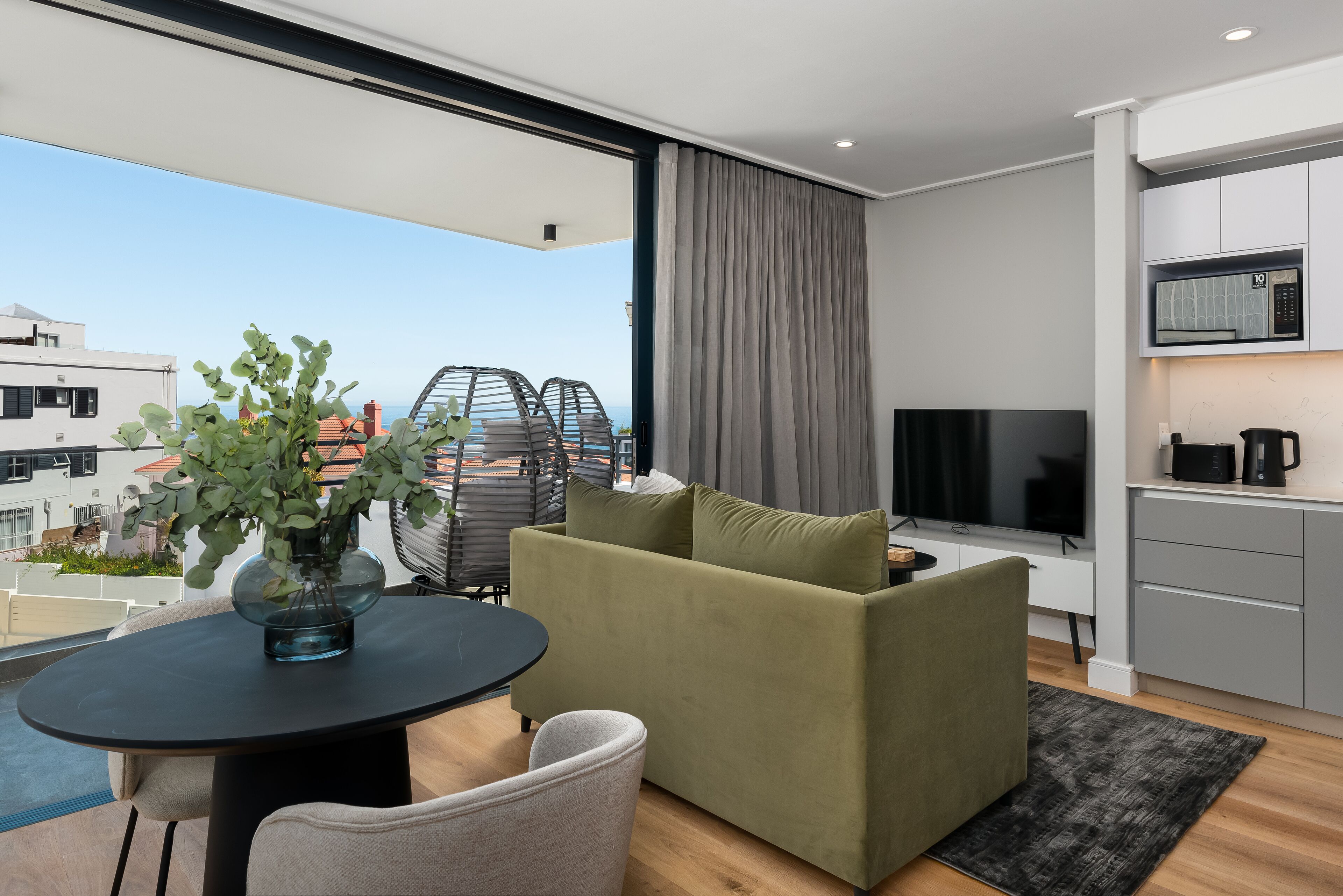 Apartamento galeria | Opções para refeição no quarto