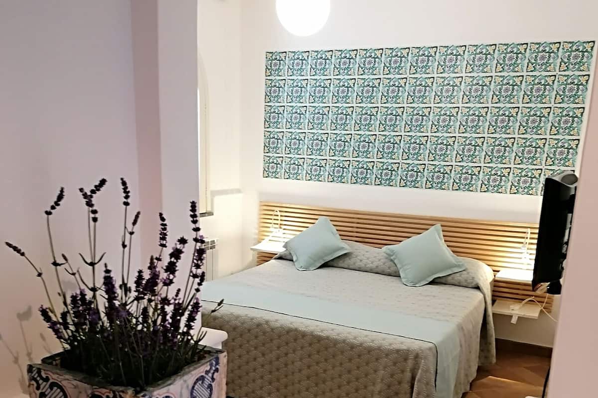 Habitación económica | Sábanas italianas Frette, ropa de cama de alta calidad y edredón