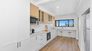 Microwave, oven, dishwasher