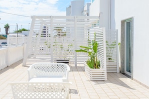 Basic Triple Room | Terrace/patio