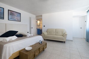 Panoramic Room