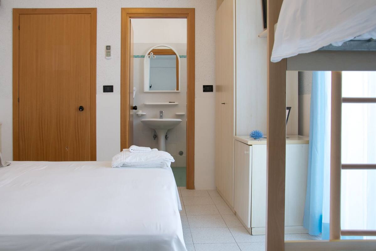 Desk, free WiFi, bed sheets
