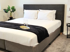 Free WiFi, bed sheets - Arthurs Holiday Villa (Arthurs Seat)