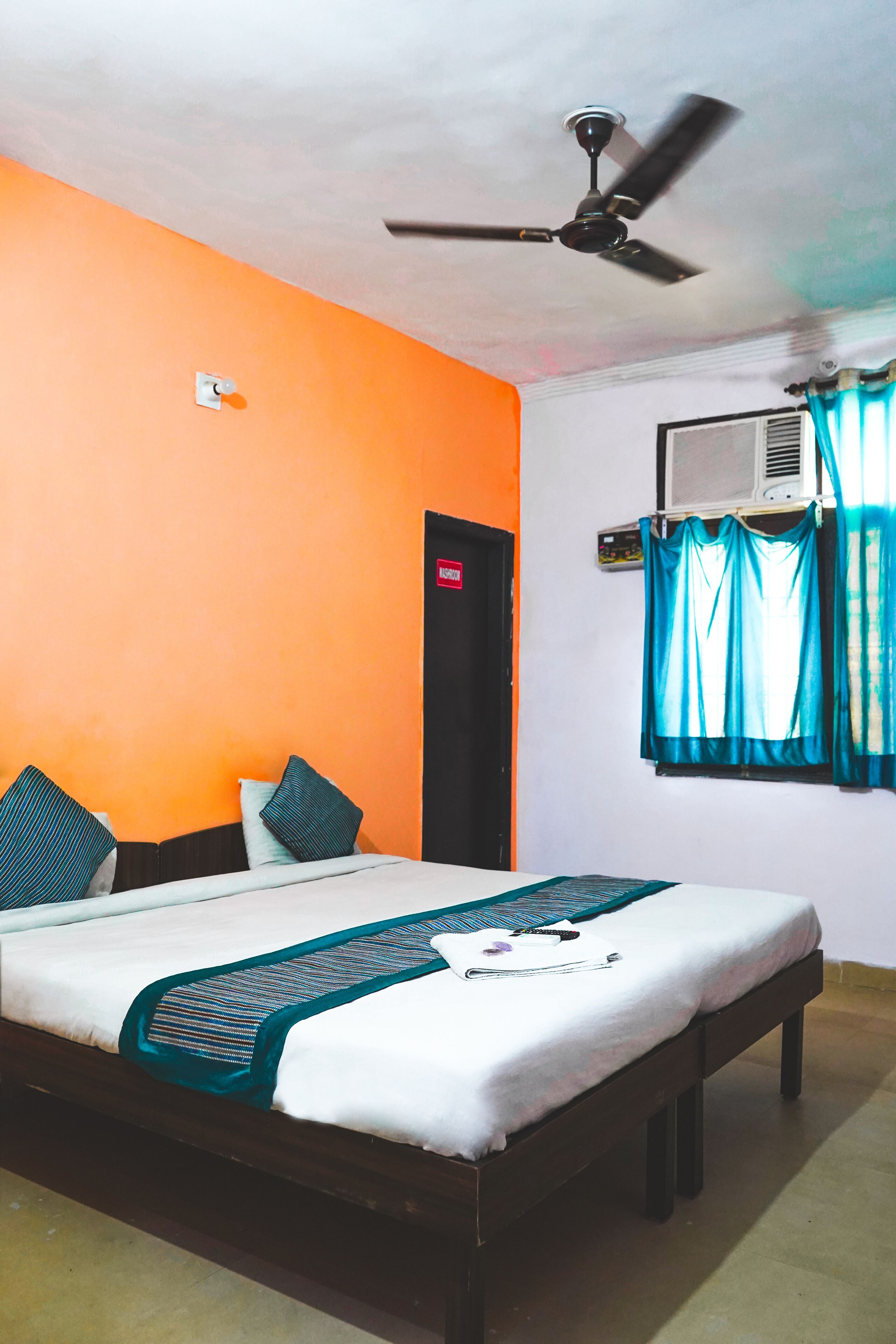 Roomshala 030 Lisa Homes