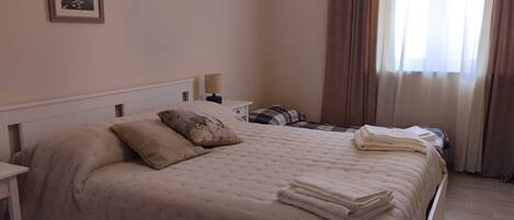 1 bedroom, WiFi, bed sheets