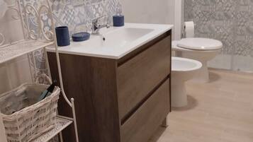 Dusch, hÄrtork, bidé och handdukar