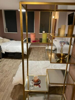 1 bedroom, desk, iron/ironing board, free WiFi