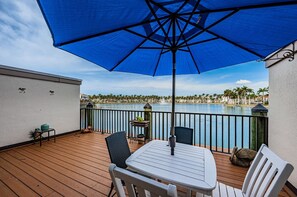 Outdoor dining - Bahia 'Good Times and Tan Lines' (St. Petersburg)