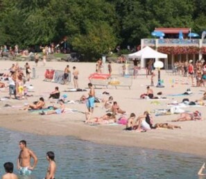 Platja a a prop 