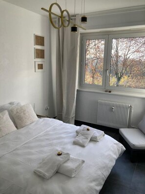 2 habitaciones, escritorio, internet y acceso para silla de ruedas 