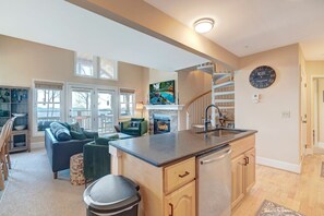 المنشأة من الداخل