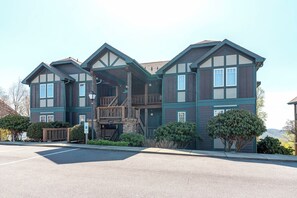 Exterior - Wintergreens R131- Mtn Condo/View, Gated Resort, Indoor/Outdoor Pools & Hot Tub (Banner Elk)