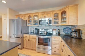 غسالة أطباق، ماكينة لصنع القهوة/الشاي، مستلزما�ت طهي/أطباق/أوعية