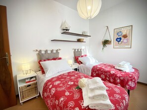 4 Schlafzimmer, Bügeleisen/Bügelbrett, Reisekinderbett, kostenloses WLAN