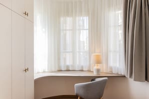 Family Apartment | Hypo-allergenic bedding, laptop workspace, blackout drapes - White Lotus (Thessaloniki)