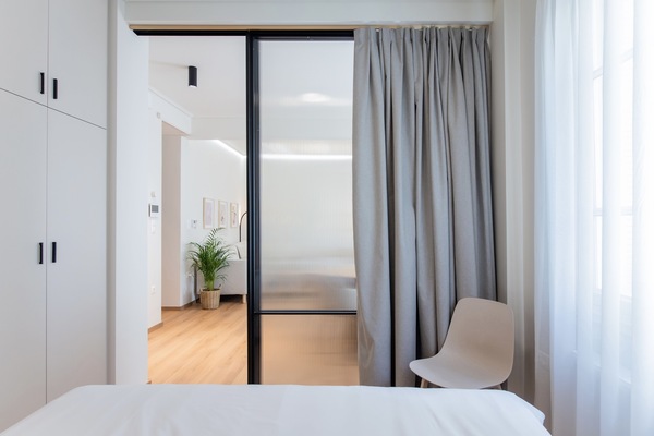 Comfort Apartment, 1 Queen Bed | 2 bedrooms, hypo-allergenic bedding, laptop workspace, blackout drapes