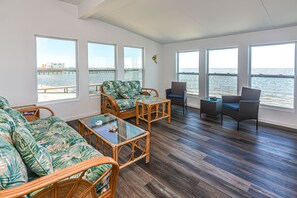 Fireplace, DVD player - Sunset Bay for the perfect sunrises and sunsets! (Gulf Shores)