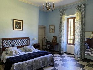 6 chambres, fer et planche à repasser, Wi-Fi gratuit, draps fournis