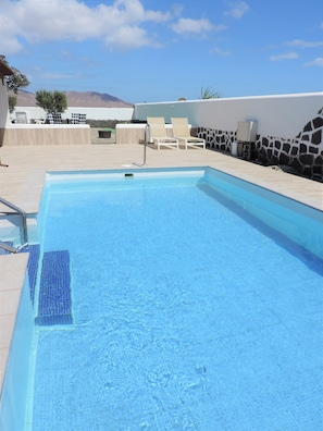 Piscine extérieure, piscine chauffée
