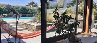 Maison Avec Piscine Privée et Accès Direct à la Plage