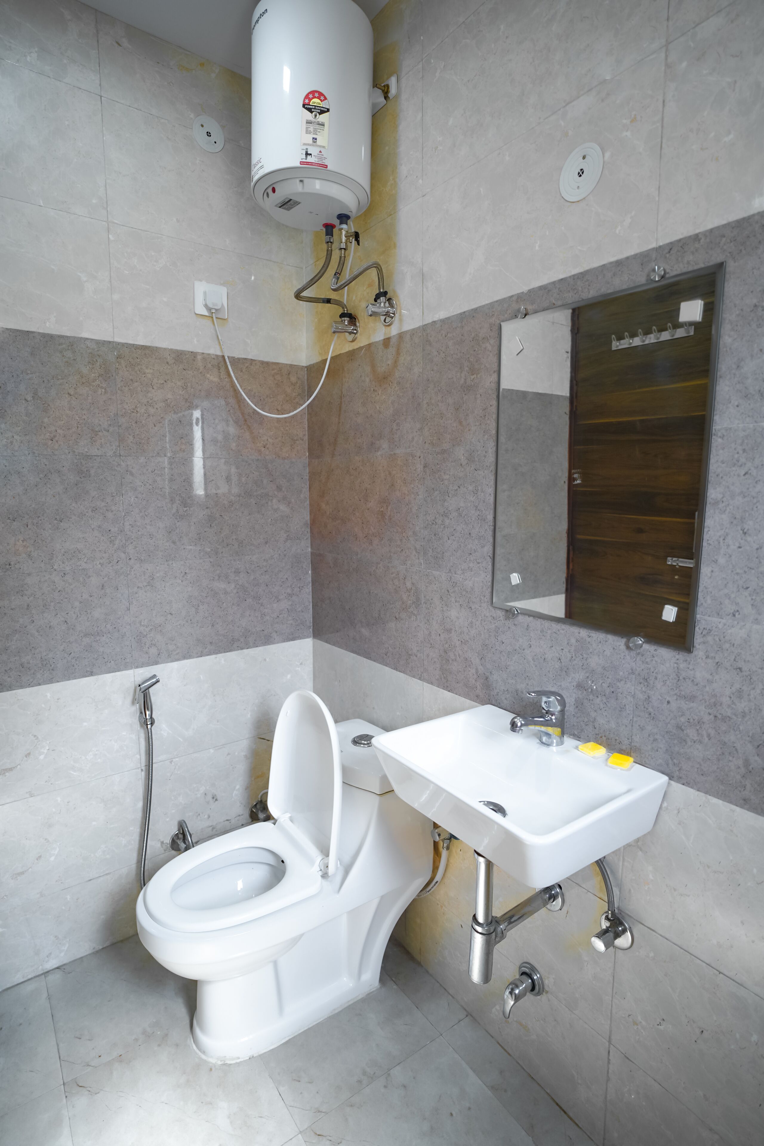 Roomshala 031 Silver Crown Sector 23