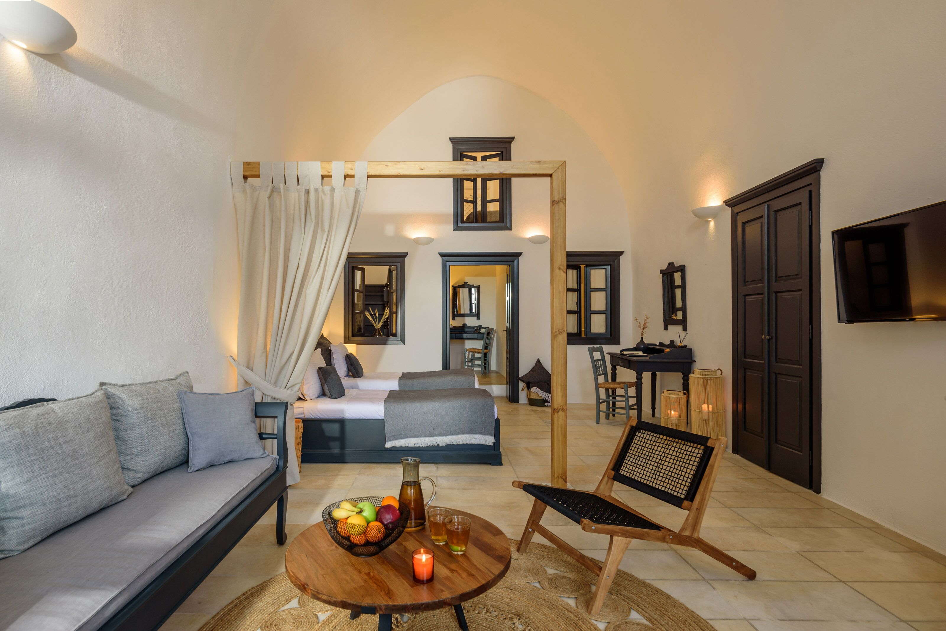 Cave One-Bedroom Suite | Living area