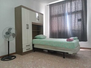 1 bedroom, WiFi, bed sheets