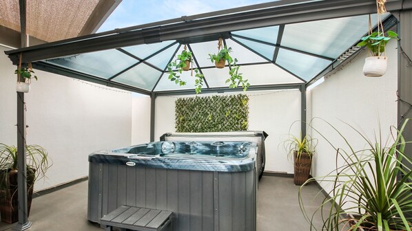 室外 SPA 浴池