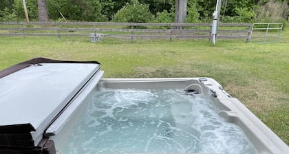 Moondrift Guesthouse - Secluded and Relaxing