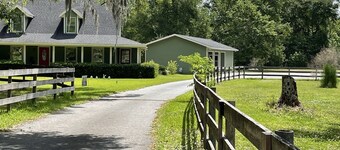 Moondrift Guesthouse - Secluded and Relaxing