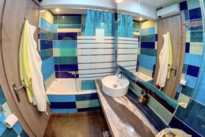 Apartment | Bathroom