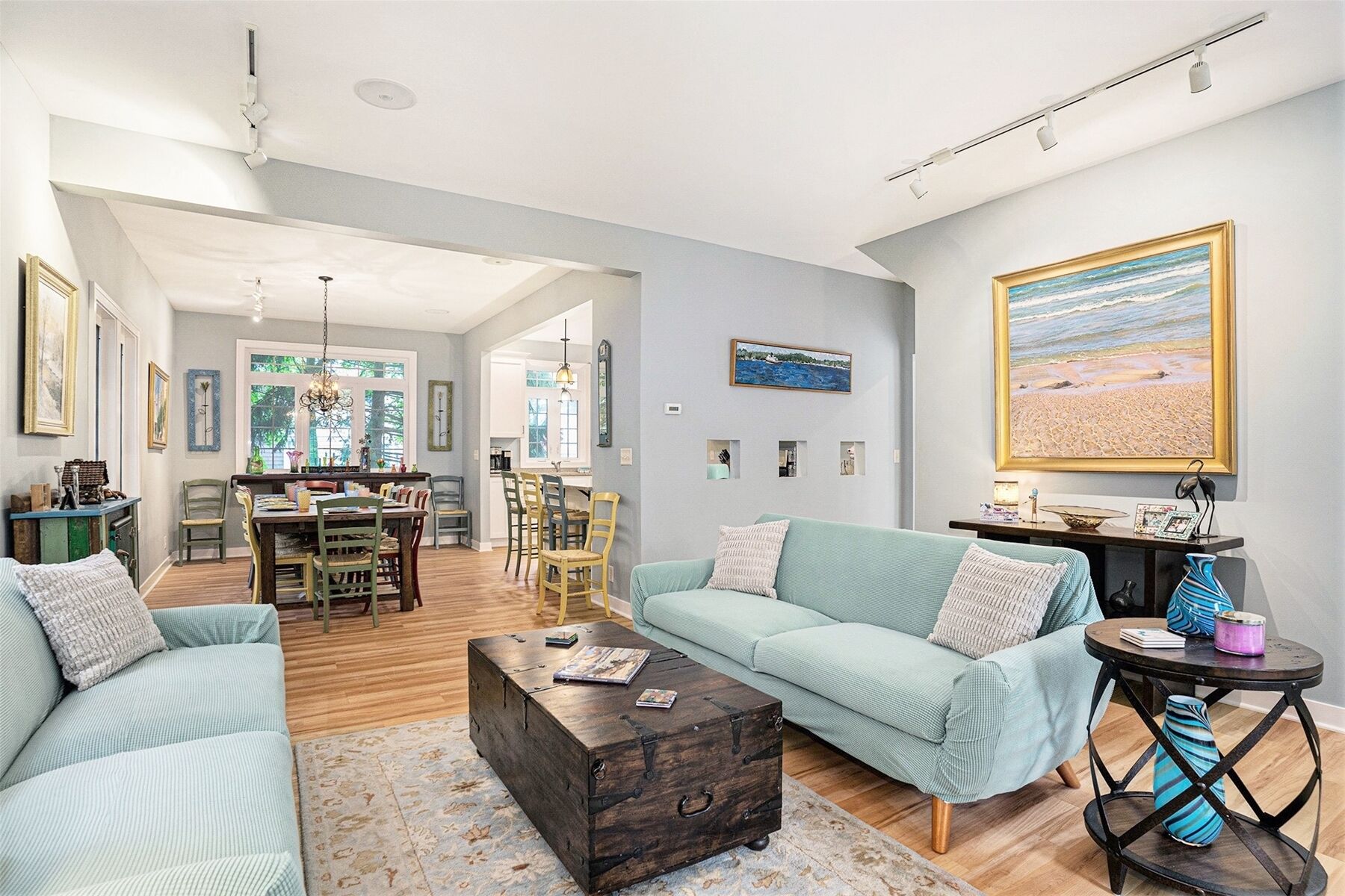 Beach Glass: Hot Tub, Screen Porches, Walk to Lake Michigan Beach, Pet Friendly