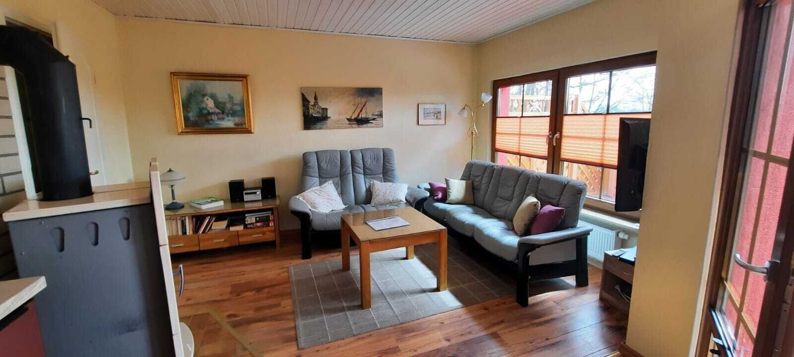 Fernseher, Kamin, Stereoanlage