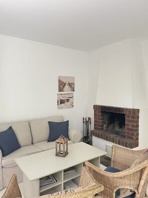TV, fireplace, stereo
