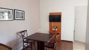 Deluxe-Zimmer | Essbereich im Zimmer