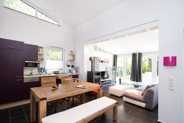 TV, fireplace, DVD player, stereo - In Absoluter Ruhigen Lage mit Gr0ßem Garten (Ostseebad Ahrenshoop)