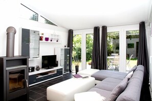 TV, fireplace, DVD player, stereo - In Absoluter Ruhigen Lage mit Gr0ßem Garten (Ostseebad Ahrenshoop)