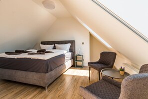 2 室のベッドルーム、アイ ロン / アイロン台、旅行用ベビーベッド、WiFi (無料)