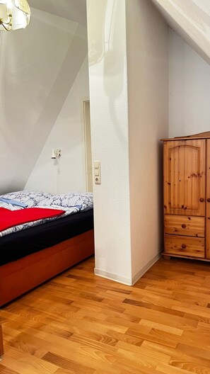 1 makuuhuone, vauvan matkasänky, ilmainen Wi-Fi, vuodevaatteet