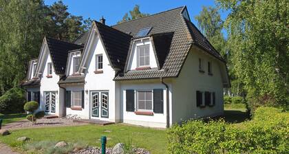 Durch den Küstenwald in wenigen Minuten zum Strand