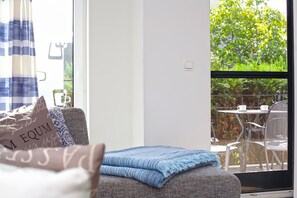 Fernseher, Stereoanlage