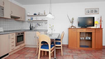 Refrigerador, microondas, horno, lavavajillas