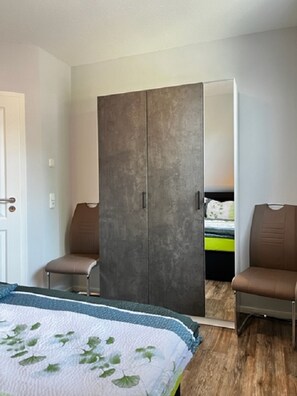 1 camera, culla da viaggio, Wi-Fi gratuito, lenzuola