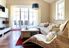 TV, DVD-spiller og stereoanlegg