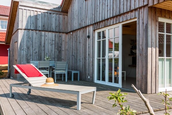 Outdoor dining - Ideal für Gruppen bis 10 Personen in Kombination mit dem Haus An der Weide (Born)